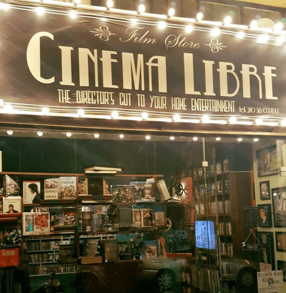 Athina 21999 VIDEO CLUB ΣΠΑΝΙΕΣ ΤΑΙΝΙΕΣ ΣΥΛΛΕΚΤΙΚΕΣ ΕΚΔΟΣΕΙΣ ΤΗΛΕΟΠΤΙΚΕΣ ΣΕΙΡΕΣ CINEMA LIBRE FILMSTORE ΑΘΗΝΑ 1 large@2x