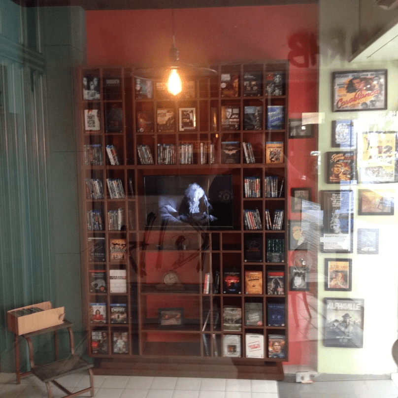 Athina 21999 VIDEO CLUB ΣΠΑΝΙΕΣ ΤΑΙΝΙΕΣ ΣΥΛΛΕΚΤΙΚΕΣ ΕΚΔΟΣΕΙΣ ΤΗΛΕΟΠΤΙΚΕΣ ΣΕΙΡΕΣ CINEMA LIBRE FILMSTORE ΑΘΗΝΑ 5 large@2x